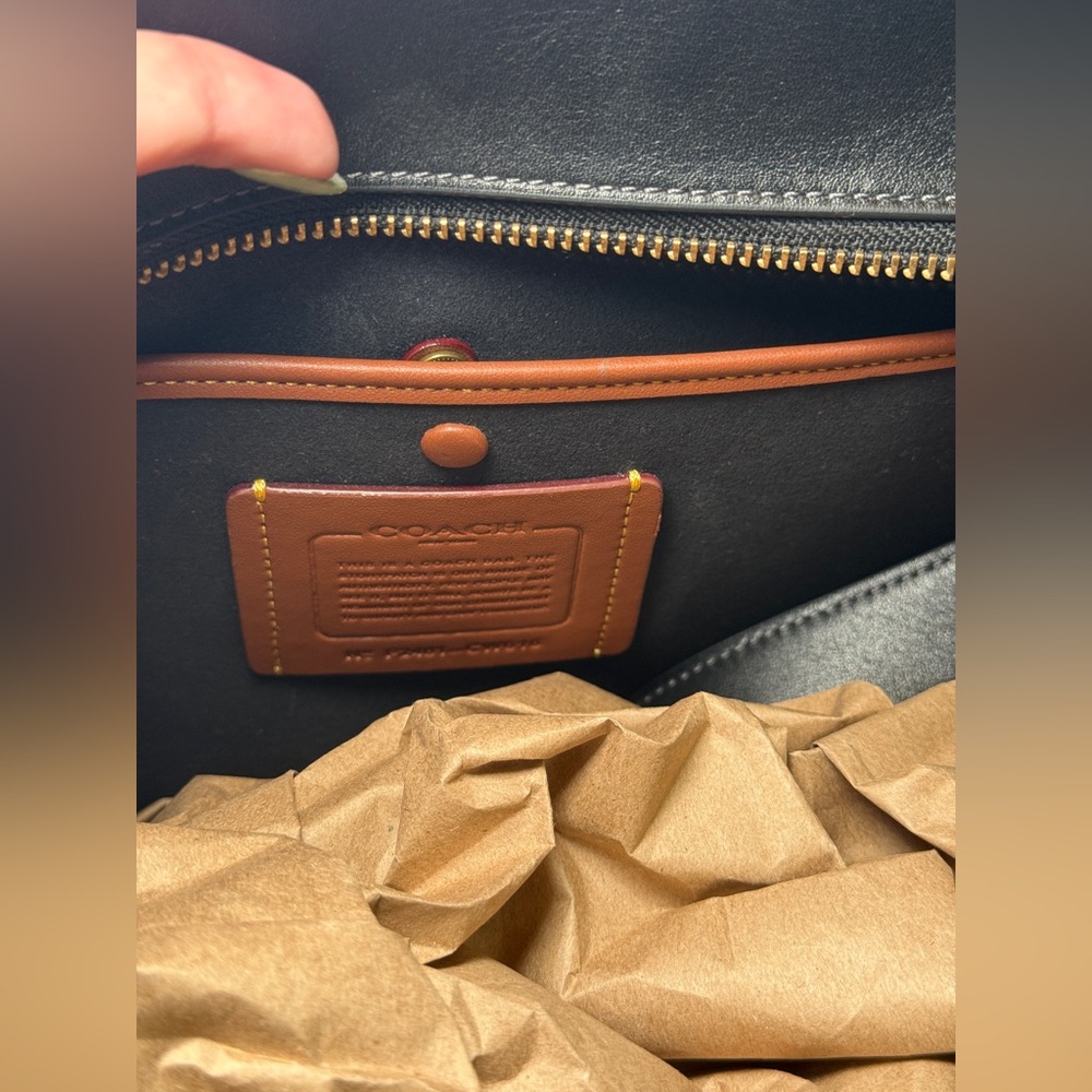 Coach Soft Empire 40 Full Set - Picture 6 of 9